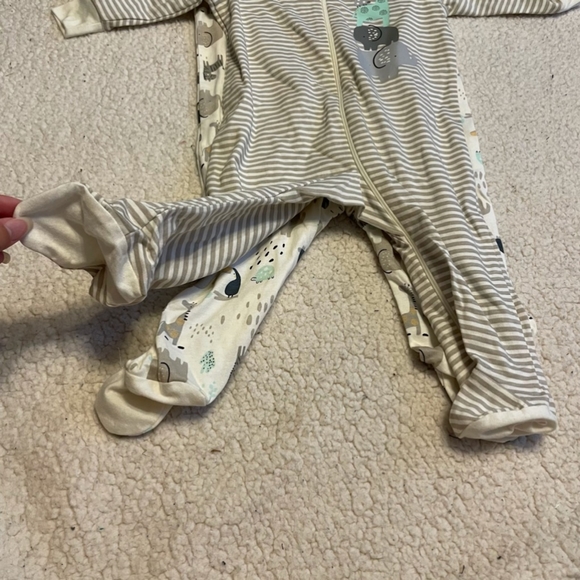 2 pc 3-6 month gerber one piece set - Picture 4 of 14